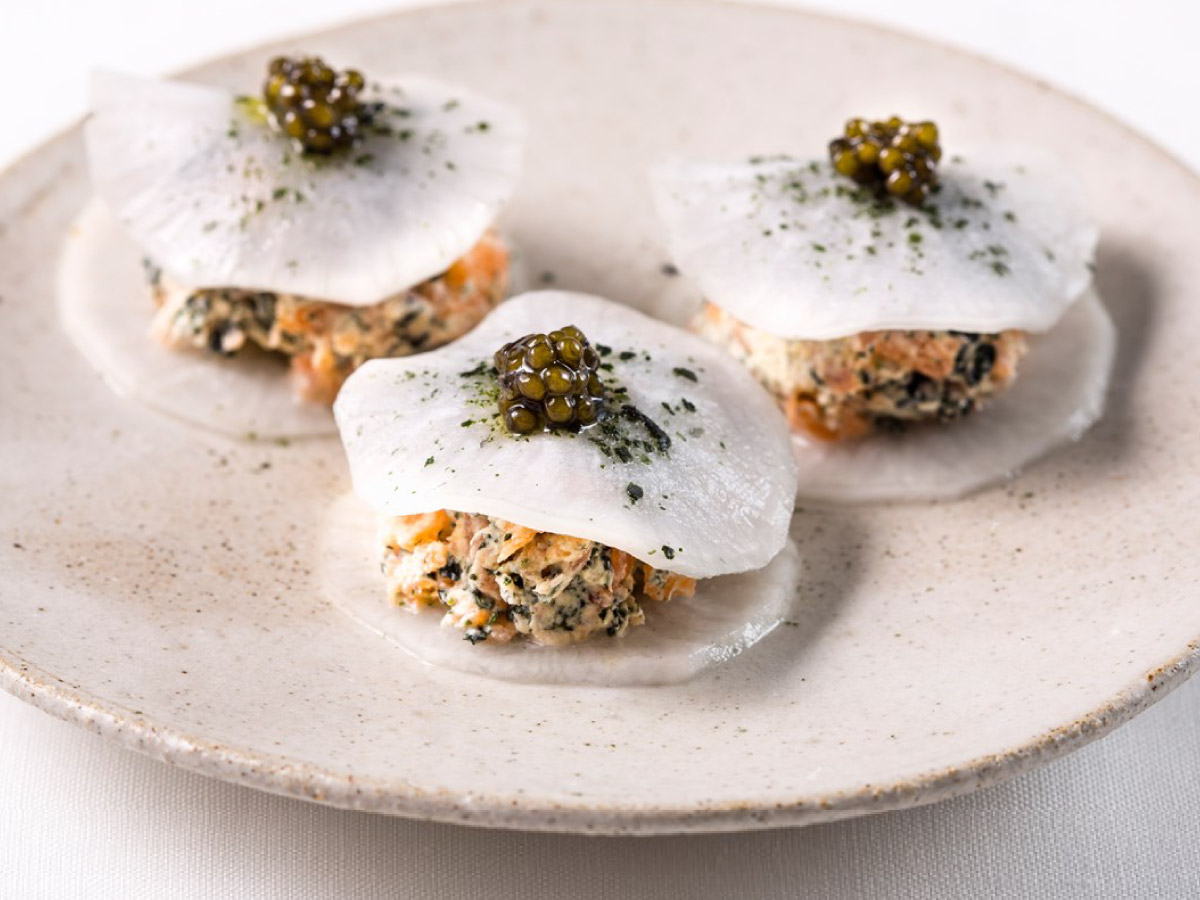 Smoked salmon, nori and mooli canapés